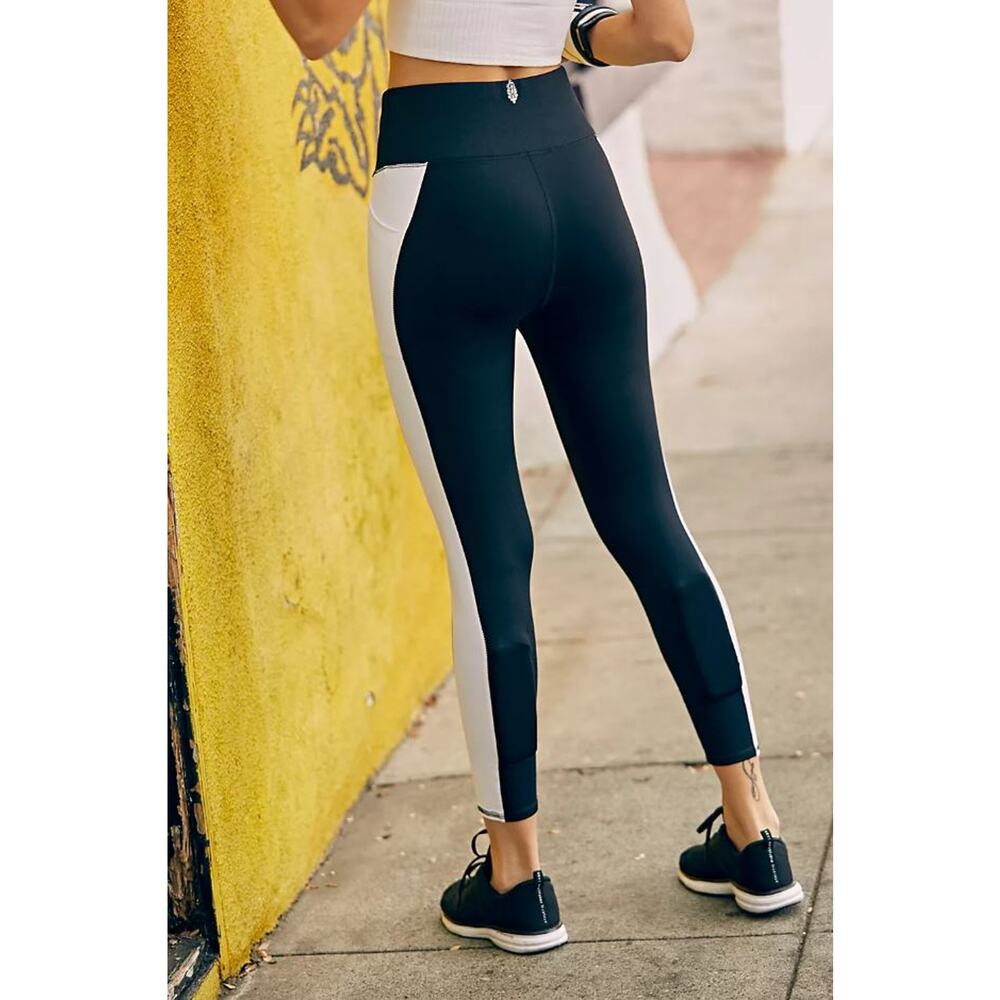 NWT! Free‎ People Kilogear Cut Booty Lift Weighted Leggings M - Picture 3 of 10